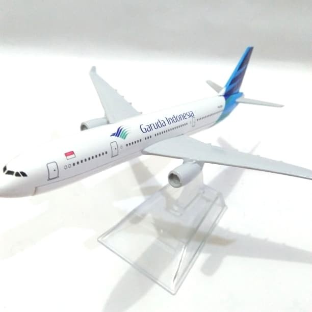 Pesawat Diecast Miniatur Garuda Indonesia Boeing 777-300Er