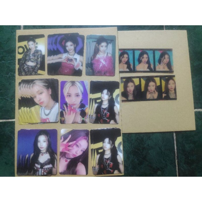 FLASH SALE TERBEST OFFICIAL PHOTOCARD PC ITZY CRAZY IN LOVE SPECIAL EDITION TERBARU