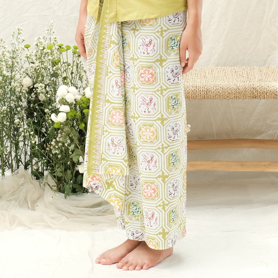 Kain Lilit Batik Cap Motif Ayam Benji Meradelima Katun