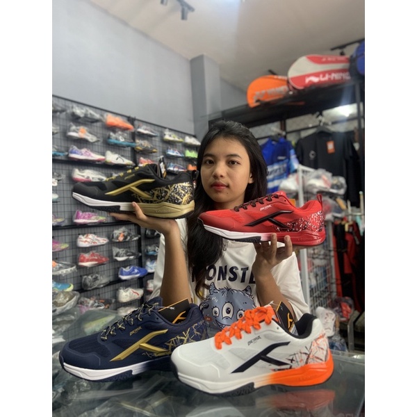 Sepatu Badminton HUNDRED Beast Max