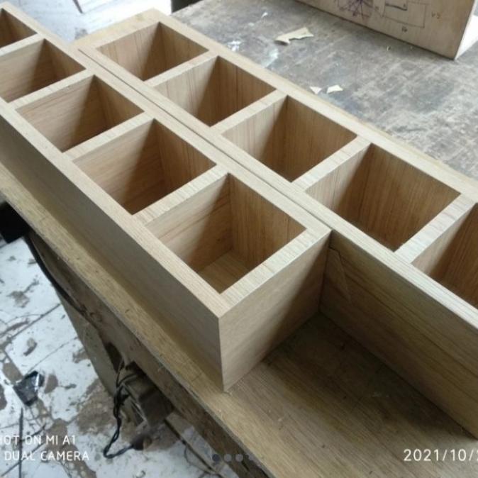 

Tempat alat tulis pensil pernak pernik 6 lubang tinggi 35 cm
