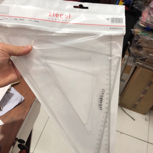 

4.4 SALE Segitiga no 12 Ziegel 23/33 cm