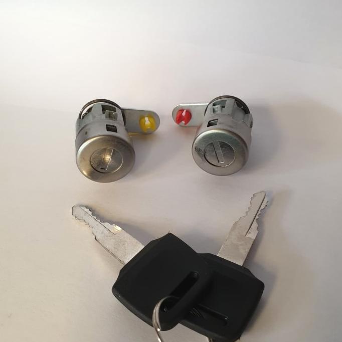 TERLENGKAP 1 SET DOOR KEY SET KUNCI PINTU COLTDIESEL CANTER (KIRI & KANAN) .