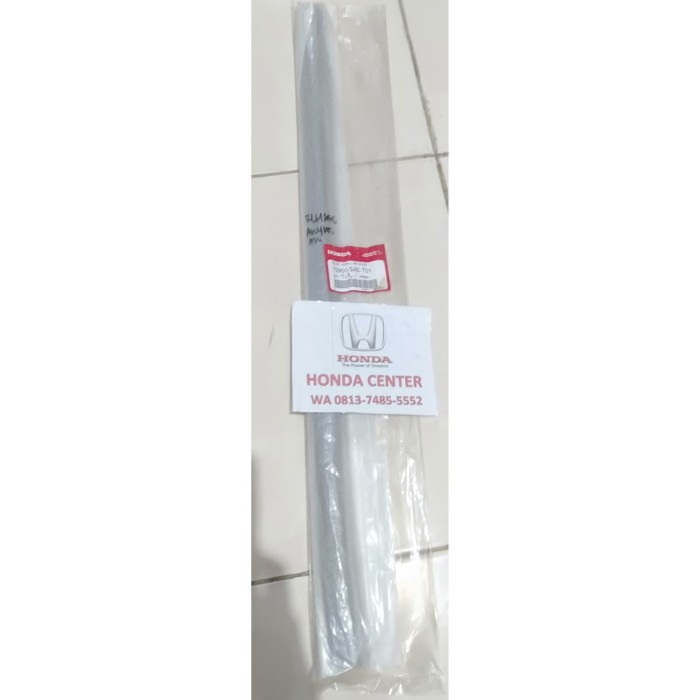 Pelipit Karet Kaca Luar HONDA JAZZ 2004-2007 72950-SAE-T01 Original terlaris