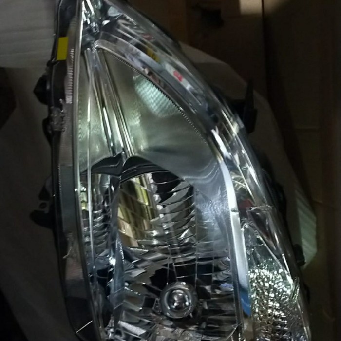 Headlamp suzuki ERTIGA DREZA star