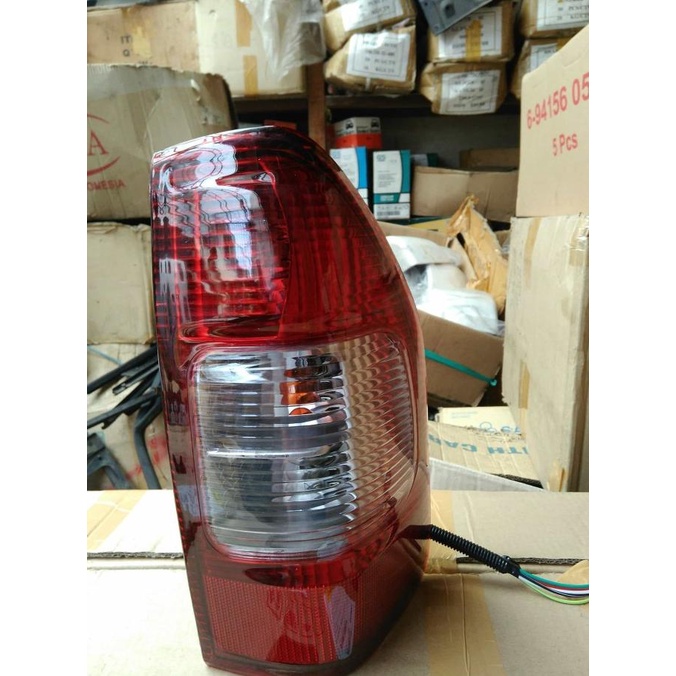 Stoplamp Lampu Belakang Isuzu Dmax 4Jh