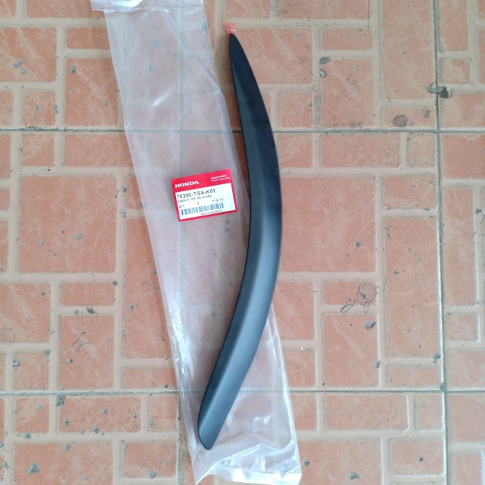 Garnish Spoiler Pintu Belakang BRV 2016-2020 Genuine best deal