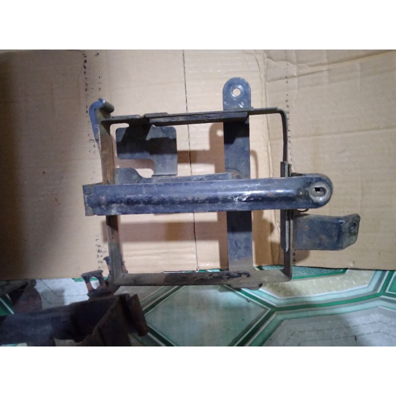 Box Rumah Aki Tiger Revo Ori Copotan