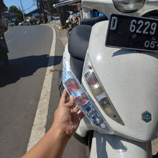 $$$$] Lampu Sen Sein Depan Piaggio Zip