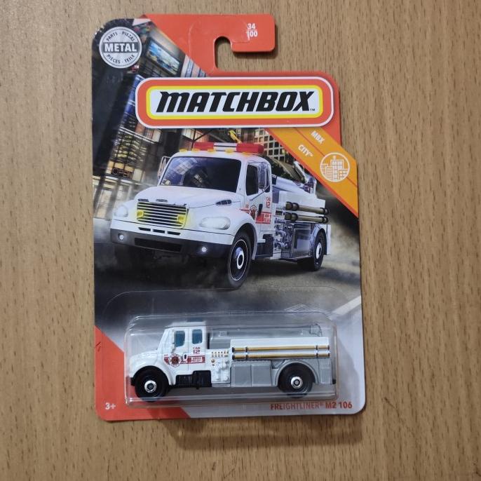 Matchbox Freightliner M2 106