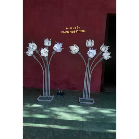 STAND BUNGA   LAMPU BESI DEKORASI