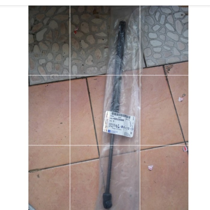 Shock Kap Mesin Captiva Shock Kap Motor Captiva GM 42522088 ORIGINAL