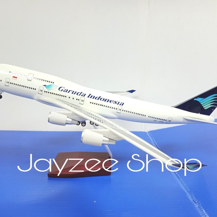 PESAWAT MINIATUR DIECAST GARUDA INDONESIA AIRBUS A380 (BESAR)