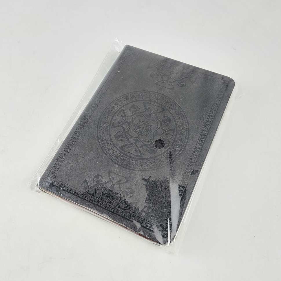 

Buku Catatan Jurnal Notebook Cover Vintage Pattern A6 - Wh-1564