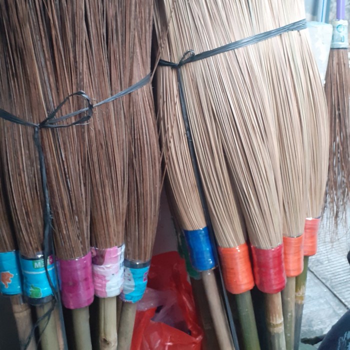 Ready stok lidi gagang panjang/lidi putih/sapu lidi taman/sapu lidi super