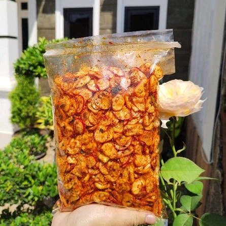 

kerupuk Bawang pedas daun jeruk isi 500gram