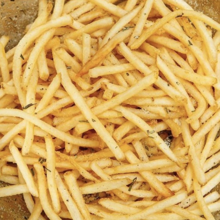 

McCain Favorita French Fries Thin Cut /Kentang Goreng Shoestring 2,5kg