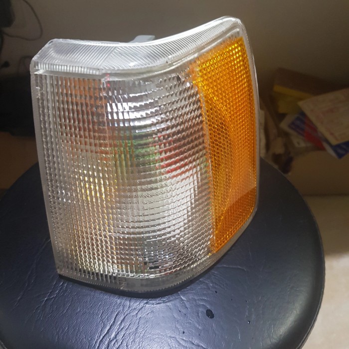 ✨New Corner Lamp - Lampu Sen Volvo 740 Left-Kiri Warna Kuning Depo Bisa Sameday