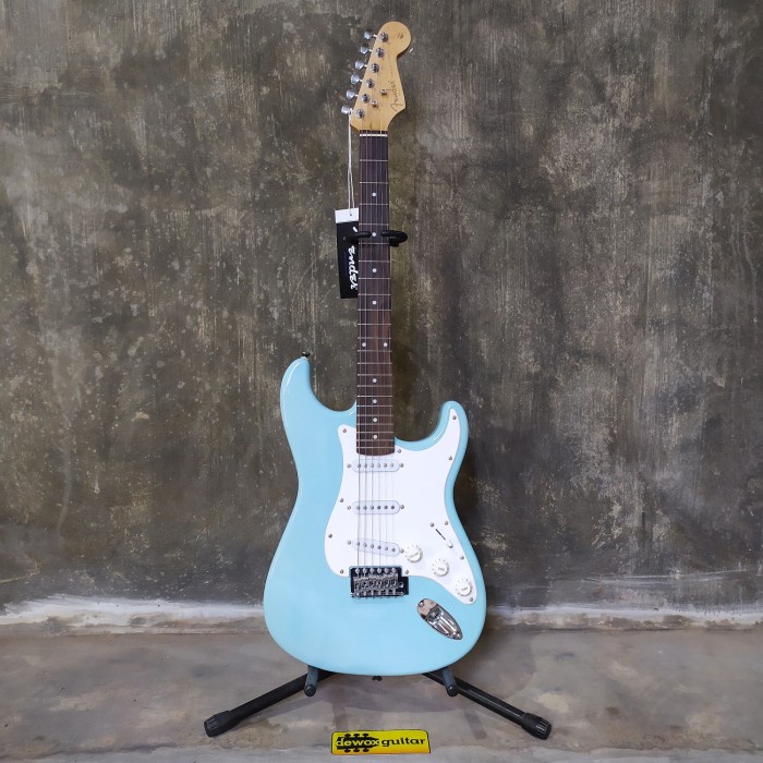 Gitar Fender Stratocaster Daphne Blue (Electric Guitar)