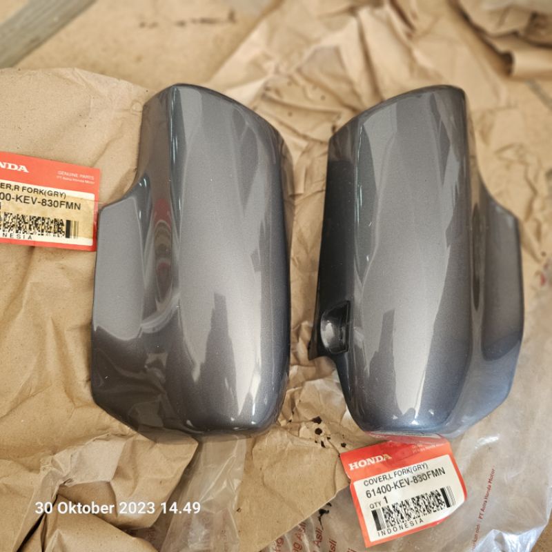 Tutup Fork depan Supra tromol abu 2 tua set. 61200/61400-KEV-830FMN