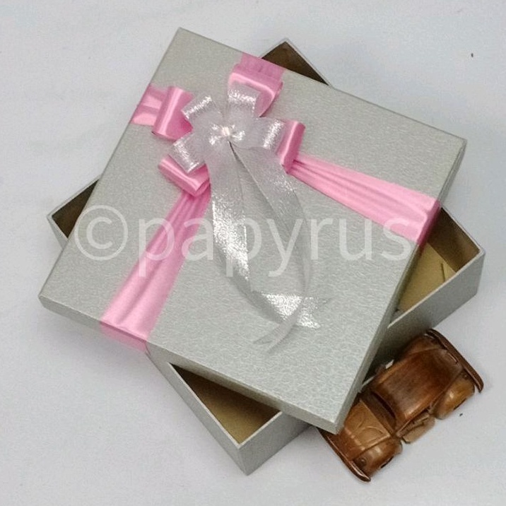 

Papyrus 25X25 Tinggi 10Cm Kotak Kado Gift Box Hadiah