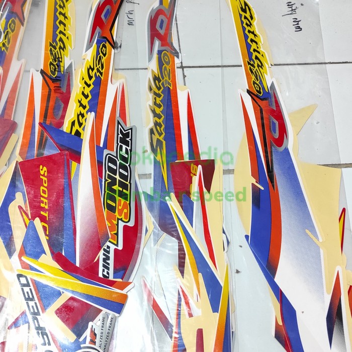 

<Bayar Ditempat / Cod> Sticker Stiker Satria Lumba Kotak Petak Merah Putih Model Ori Star