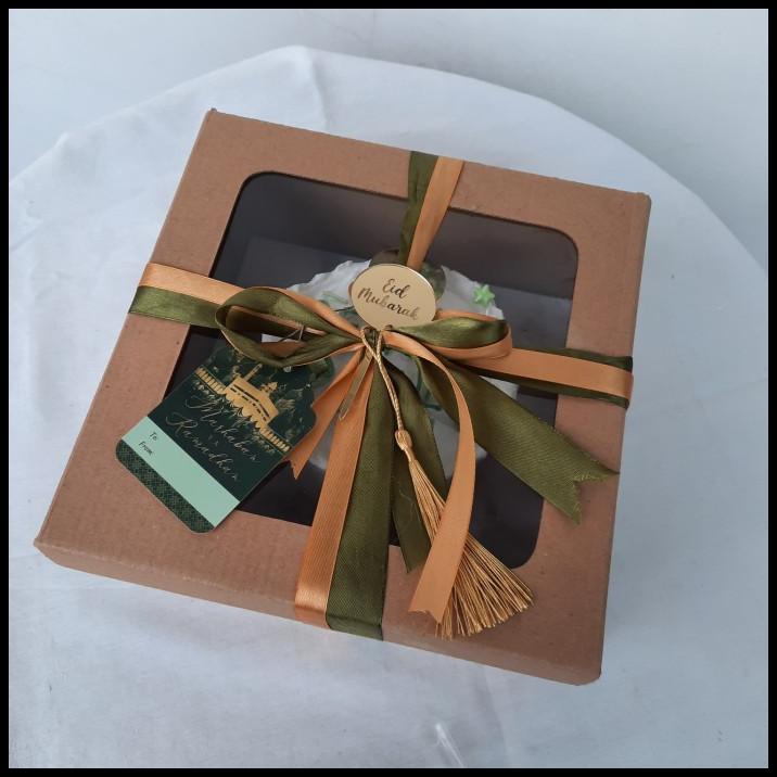 

HOT DEAL HAMPERS LEBARAN PAKET KEMASAN DUS DAN TATAKAN KUE SAJA TANPA ISI