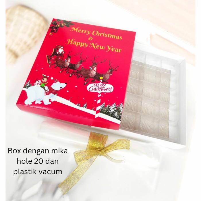 

Box Nastar/Mochi/Coklat Uk 19X22X4 Cm+Sekat Mika Tema Natal Christmas 052