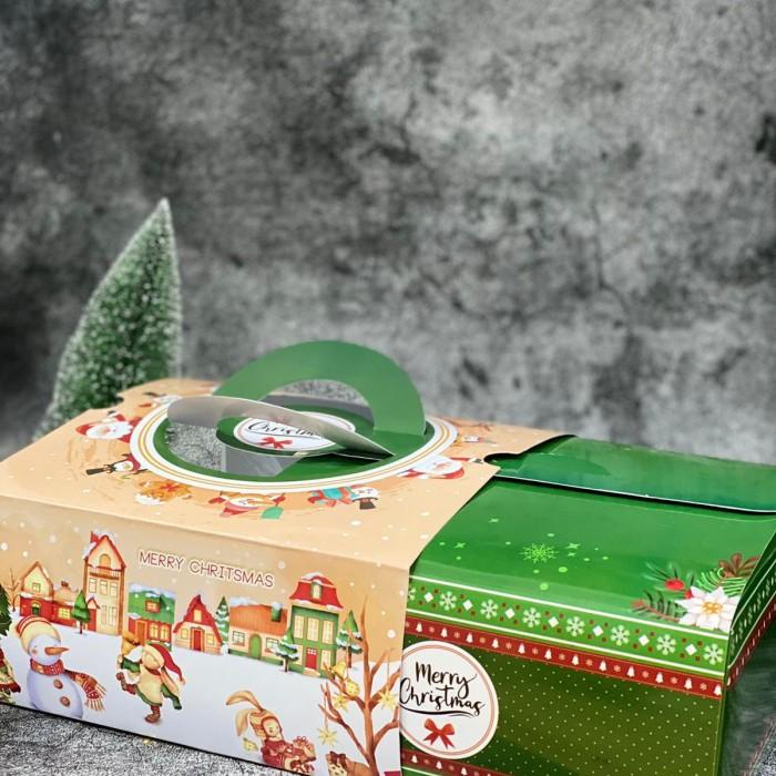 

Kotak Tenteng Natal Box Lapis Cake 22X22X10Cm Tema Christmas Cantik 004