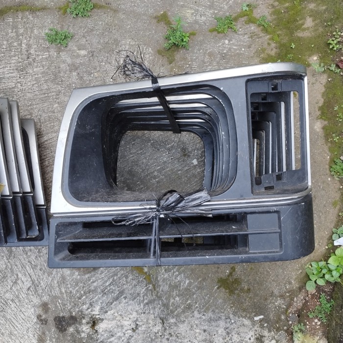 Cod - Grill Lampu Depan Mitsubishi L300 Ktb Kiri Atau Kanan Kode 062