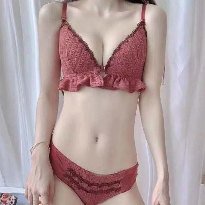 Set CD dan Bra Wanita motif renda - Pakaian Sexy Wanita - Celana dalam