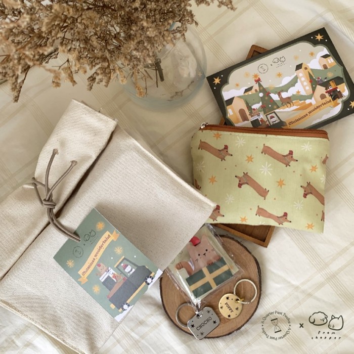 

DISKON MURAH Christmas Wonderland Hampers for Pet Lovers BERRY30.JAYA