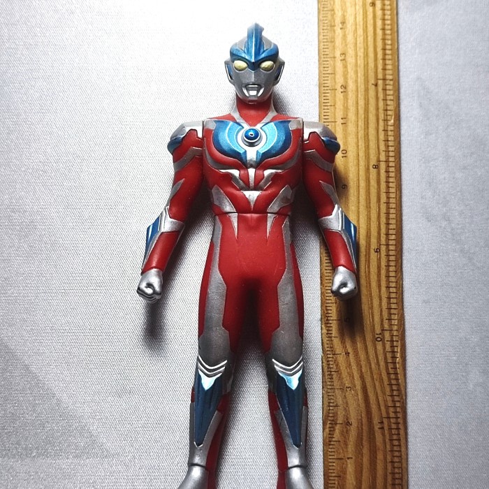 bandai uhs ultraman ginga strium action figure 14 cm vinyl hero series telorayampuyuh