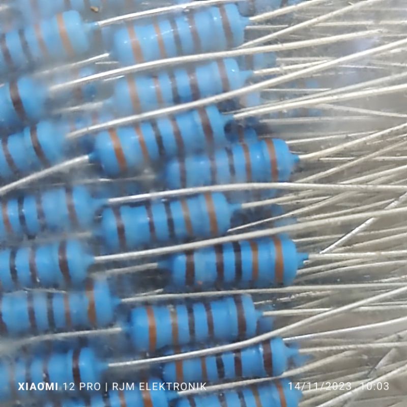 10 pcs resistor 3k3 1% 1/2 watt