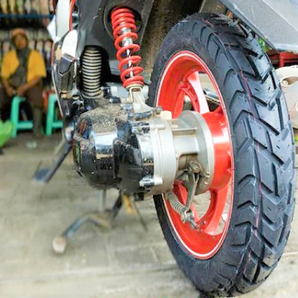 Ban Motor Matic // Irc Gp5 90/90 Ring 14 Tubeless