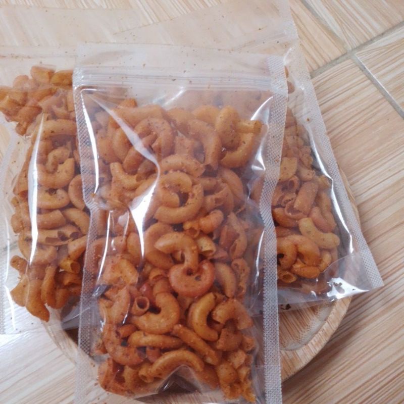 

Makaroni pedas daun jeruk