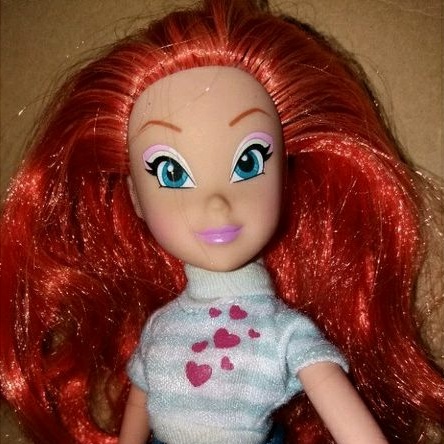 figure WITTY WINX BLOOM DOLL (Who is she exactly ?,,,) Original Winy Club TM C 2009 Rainbow S.PA.