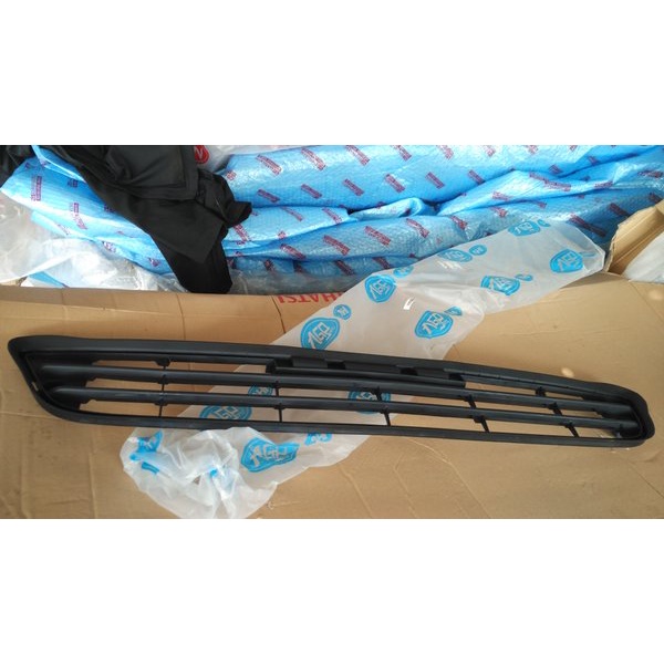 grill bemper innova 2005-2010