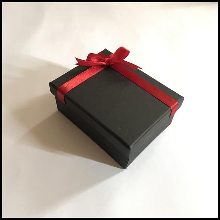

TERBARU KOTAK KADO/ KOTAK HITAM/BOX KECIL HITAM 12X9X5 !!!!!