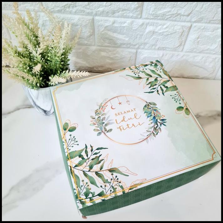 

TERBARU KOTAK KUE LEBARAN DESIGN TERBARU UK 22 DAN 25 CM KOTAK HADIAH !!