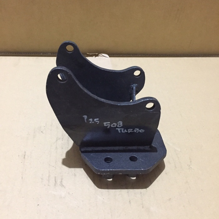 

(INOS) BREKET COMPRESSOR PANTHER 508 TURBO SANDEN BRACKET KOMPRESOR COMPRESOR