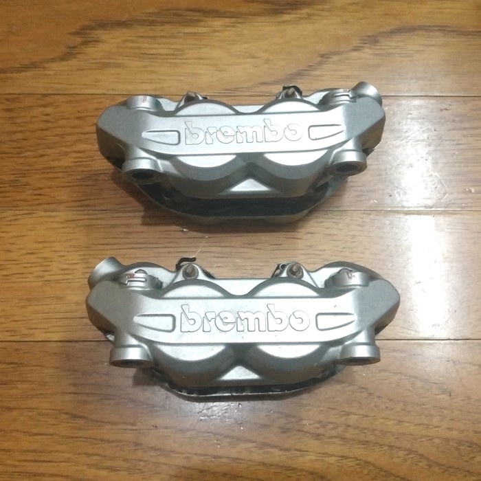 {BEKAS} Kaliper Brembo Radial Pitch 100mm limbah moge Ducati Mv agusta Aprilia Murah