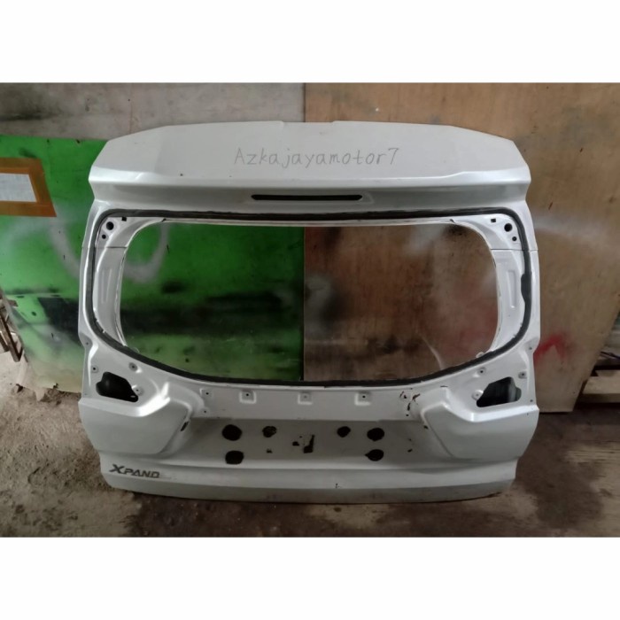 {BEKAS} Pintu bagasi mitsubishi xpander second original Diskon