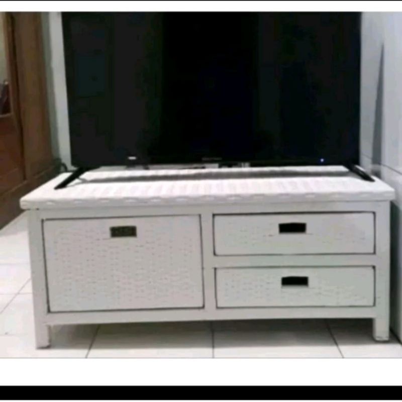 Meja Tv Rotan Sintetis Laci 3 Minimalis