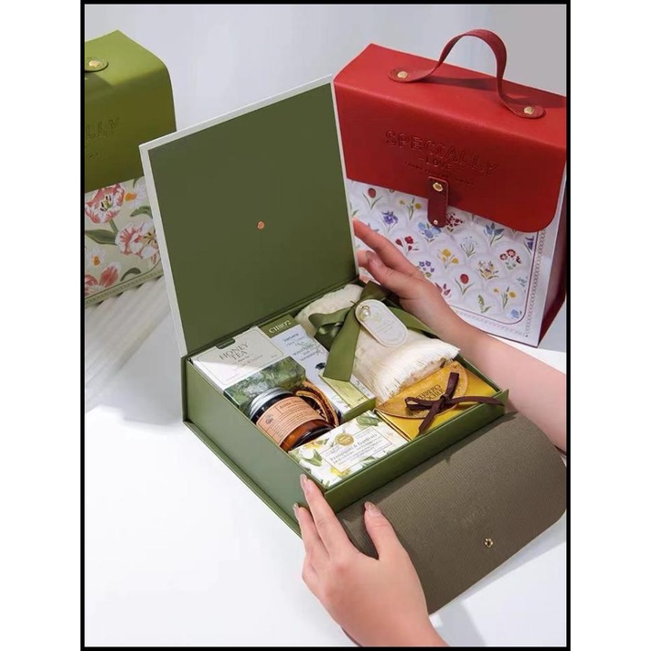 

TERMURAH HAMPERS LEBARAN IDUL FITRI KOTAK COOKIES KOTAK KUE KERING GOODIE BAG !!!!