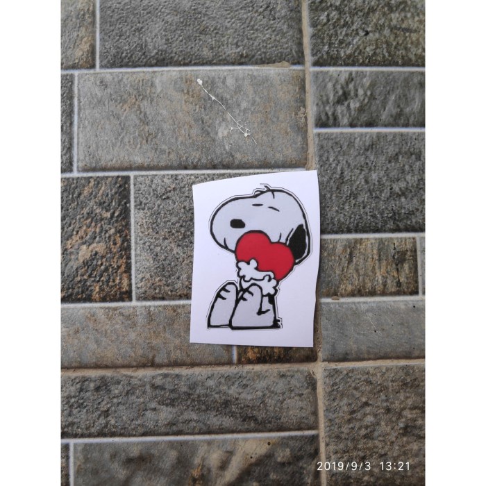 

Terlaris - Stiker Vinyl Karakter Snoopy Dog HP Motor Spion Helm Laptop Buku Anak