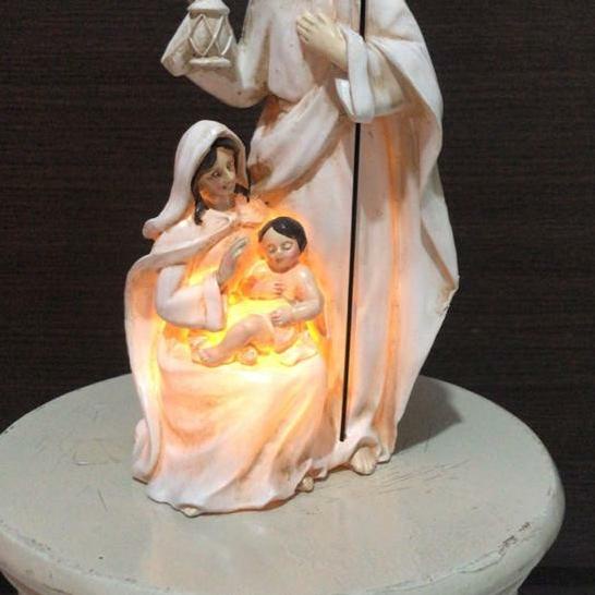 pajangan patung bayi yesus