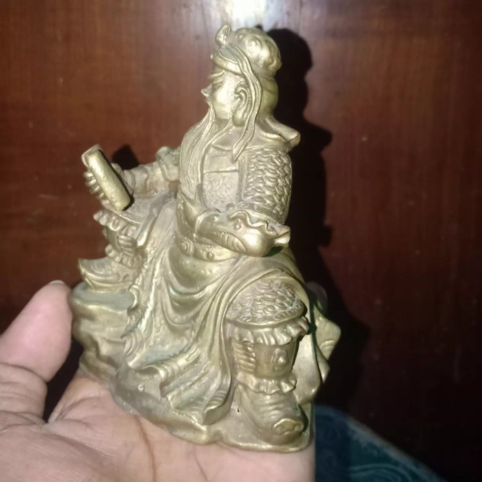 patung dewa bahan kuningan