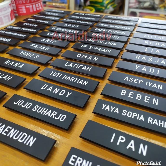 

papan nama dada/name tag grafir hitam doff 28 cm -PENITI