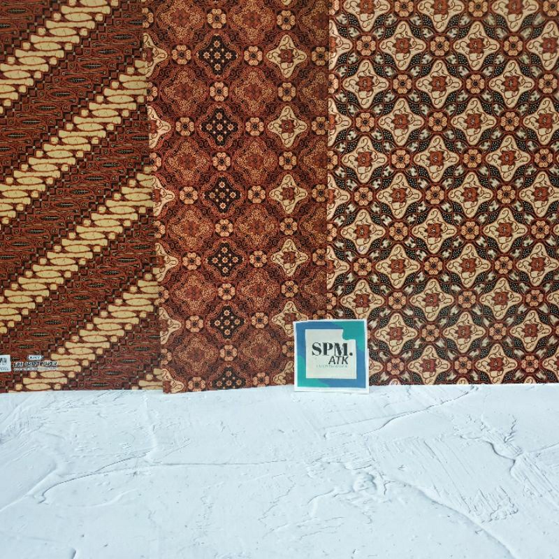 Kertas Kado Kiky Batik